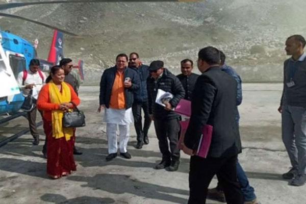 केदारनाथ पंहुचे सीएम धामी, यात्रा की तैयारियों का लिया जायजा