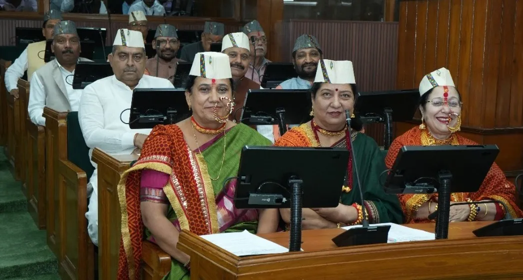 उत्तराखंड की संस्कृति से रूबरू हुईं राष्ट्रपति द्रौपदी मुर्मू, पहाड़ी टोपी, टिहरी की नथ और कुमाऊं के पिछौड़े ने खींचा ध्यान