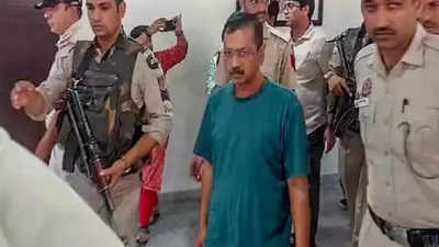आप के ‘अस्पष्ट वजन घटने’ के दावे पर तिहाड़ जेल ने कहा, अरविंद केजरीवाल का जेल में केवल 2 किलो वजन कम हुआ