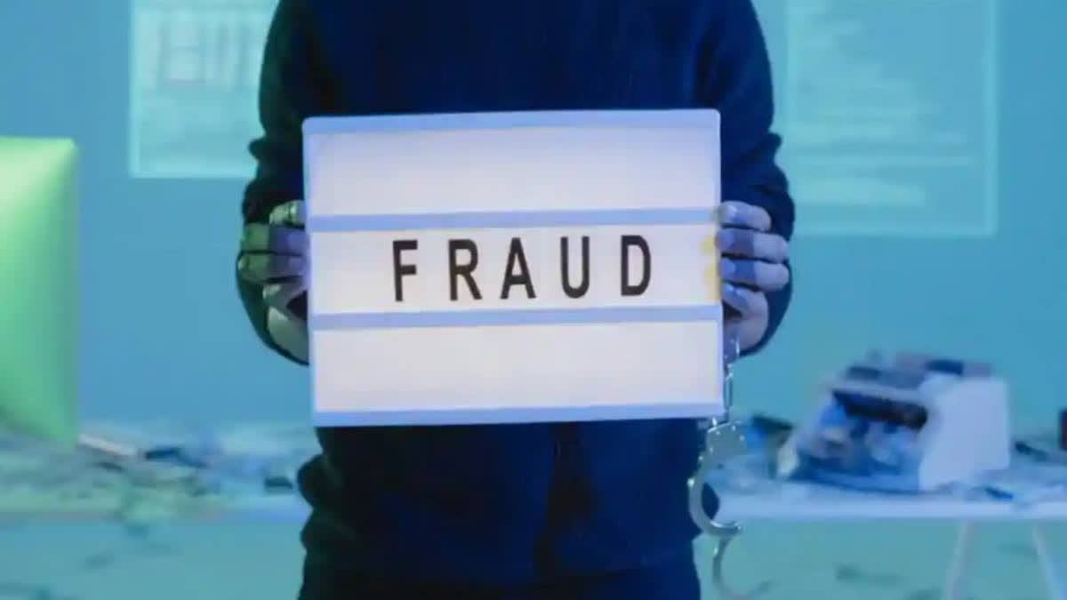 देहरादून: सरकारी नौकरी के नाम पर 27 लाख की ठगी, डाक विभाग का फर्जी अफसर बनकर रुद्रप्रयाग के तीन युवाओं को लूटा.
