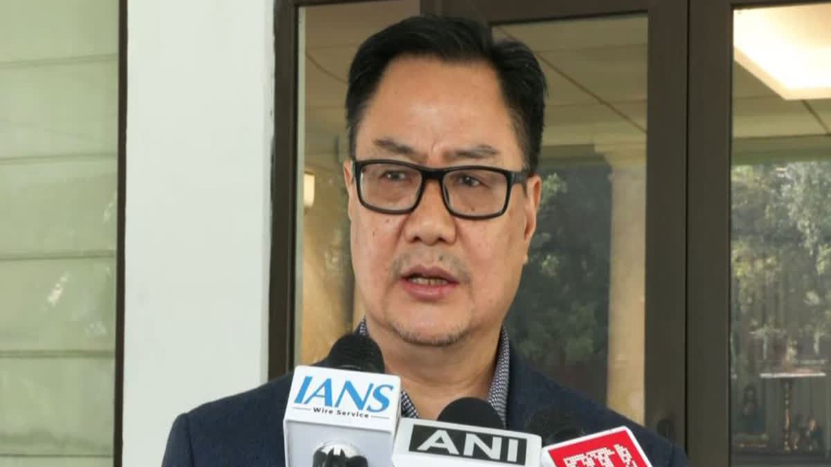 Sansad:संसद में हाथापाई की नौबत? रिजिजू का सनसनीखेज दावा- ‘गुस्साए NDA सांसदों को मुश्किल से रोका, PM की सीट घेरना चाहते थे कांग्रेसी’.