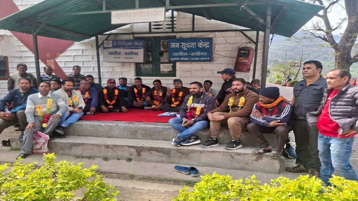 केदारनाथ यात्रा से पहले आक्रोश: व्यापारियों का आमरण अनशन शुरू, स्थानीय उपेक्षा पर फूटा गुस्सा