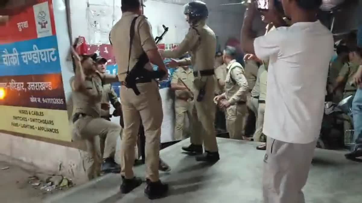हरिद्वार में बवाल के बाद पुलिस सख्त, 10 नामजद समेत 70 लोगों पर मुकदमा दर्ज.