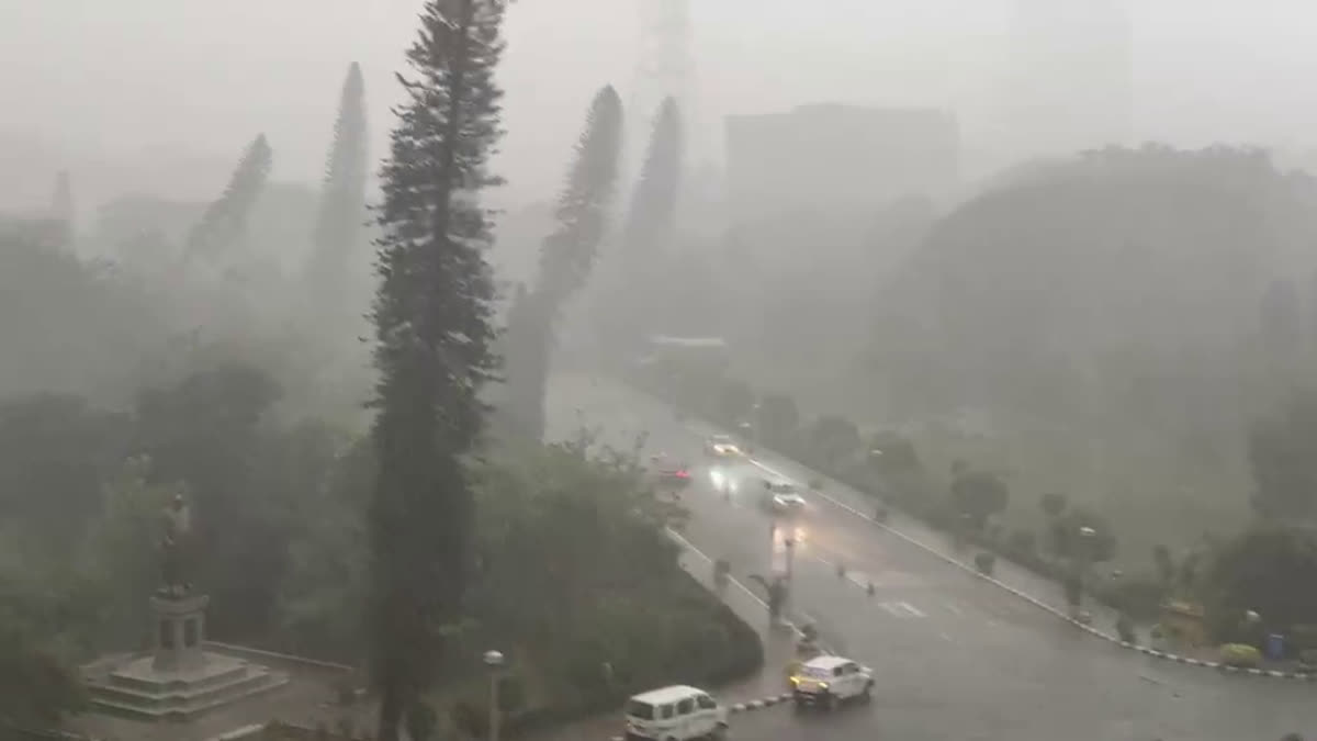 बेंगलुरु में भारी बारिश का कहर! अस्पताल की दीवार गिरने से 7 लोगों की मौत की