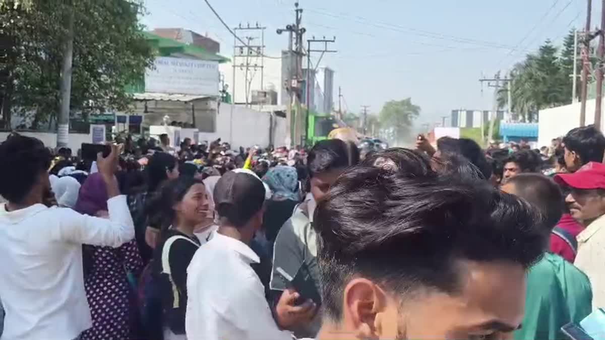सेलाकुई में बेकाबू हुआ मजदूरों का प्रदर्शन, पथराव के बाद बिगड़े हालात,