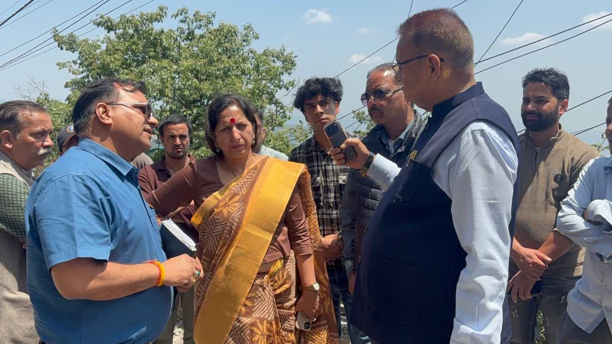 एक बार फिर एक्शन में दिखे कैबिनेट मंत्री गणेश जोशी, पीडब्ल्यूडी अधिकारियों को दिए सख्त दिशा निर्देश ।