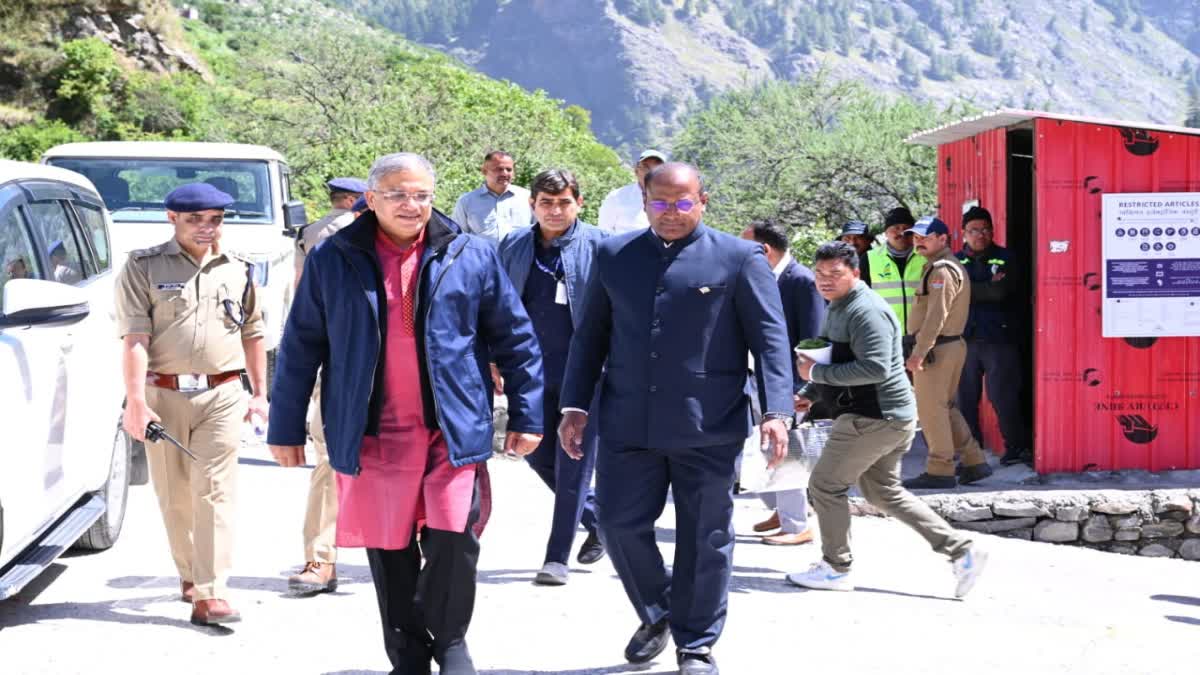 भारत-चीन सीमा से सटे पोलिंग बूथों का निरीक्षण करने उत्तरकाशी पहुंचे मुख्य निर्वाचन आयुक्त ज्ञानेश कुमार