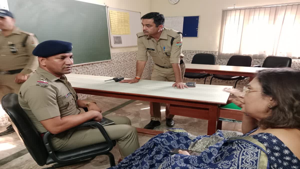 शिक्षा की आड़ में धर्मांतरण का शक, बाल आयोग की रेड में मिले अहम दस्तावेज।