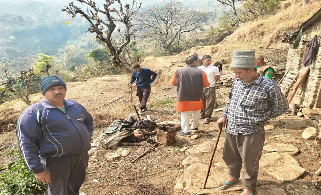 अगस्त्यमुनि के ढुंग गांव में गुलदार का खूनी हमला, बाड़े में घुसकर 17 बकरियों को बनाया शिकार.