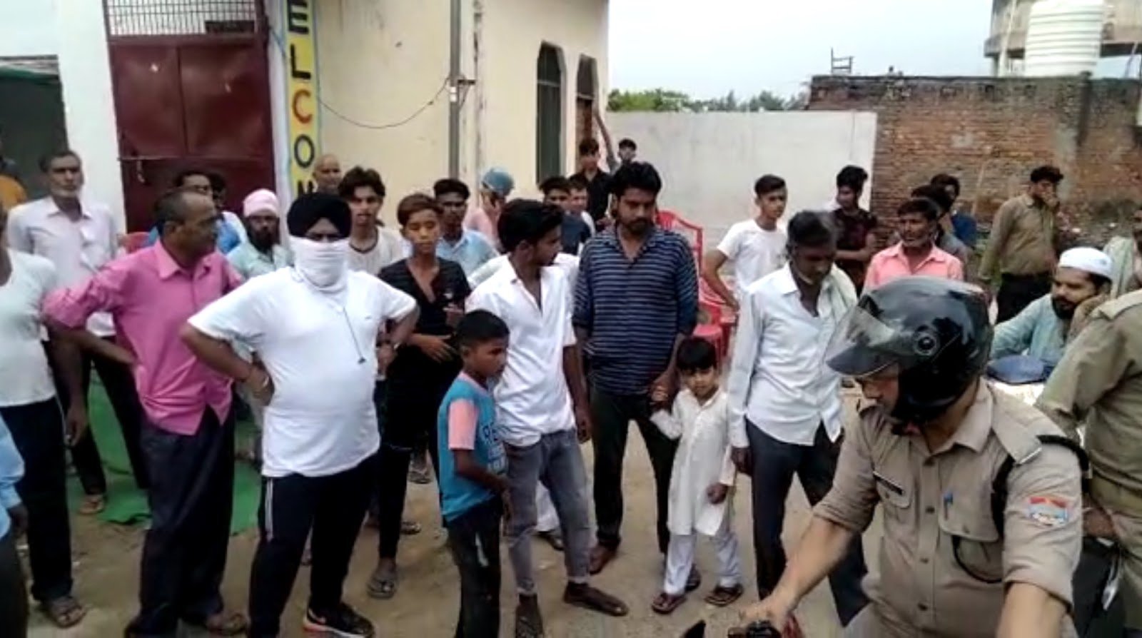 दुल्हन करती रही दूल्हे का इंतज़ार! बारात नहीं आने से घर में मातम