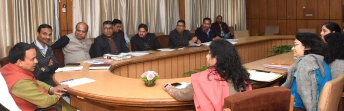 देहरादून: गोल्डन कार्ड धारकों को मिलेगा आयुर्वेदिक पद्धति से उपचार कराने की सुविधा