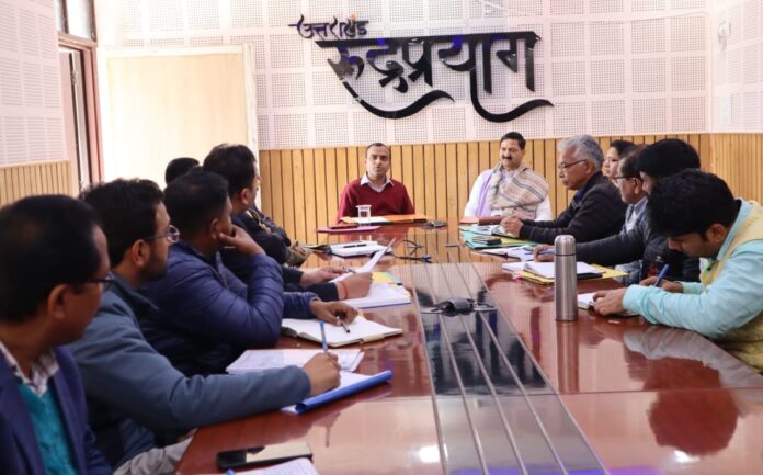 केदारनाथ धाम यात्रा संबंधित अधिकारियों के साथ हुई बैठक