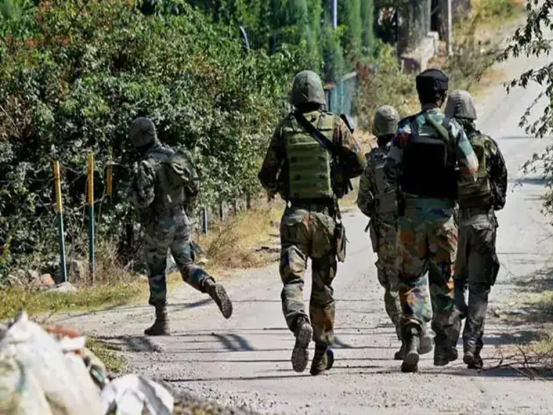 जम्मू-कश्मीर में आतंक के खिलाफ सुरक्षाबलों की बड़ी कार्रवाई: 24 घंटे में तीसरा एनकाउंटर, 1 जवान शहीद, 4 OGW गिरफ्तार