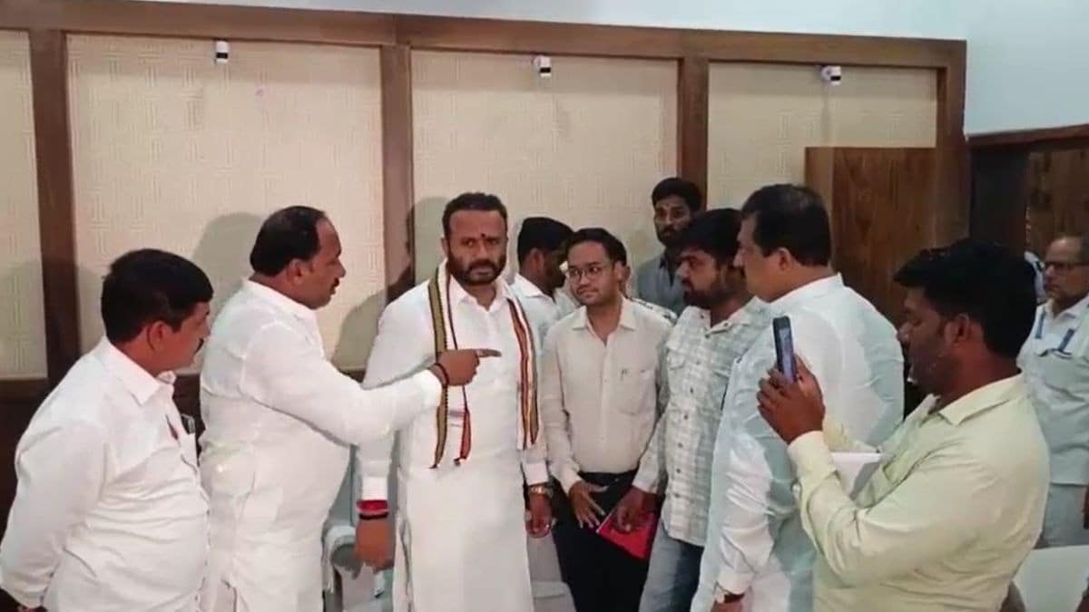 महाराष्ट्र के सोलापुर में 25 पाकिस्तानी नागरिकों की मौजूदगी: पहलगाम आतंकी हमले के बाद बढ़ी सख्ती, प्रशासन की निगरानी