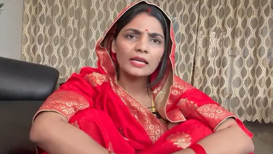 लोक गायिका नेहा सिंह राठौर पर एफआईआर दर्ज, देशविरोधी टिप्पणियों का आरोप, वकील की मदद की अपील