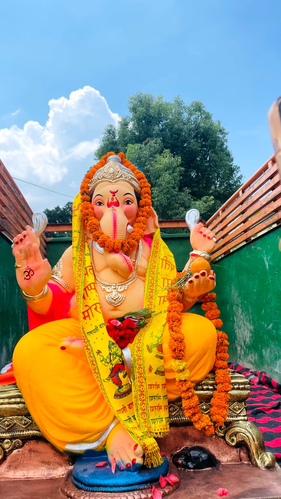 उत्तराखंड में गणेश चतुर्थी की धूम, किशनपुर अर्धनारीश्वर मंदिर में विराजे गणपति, निकली झांकी