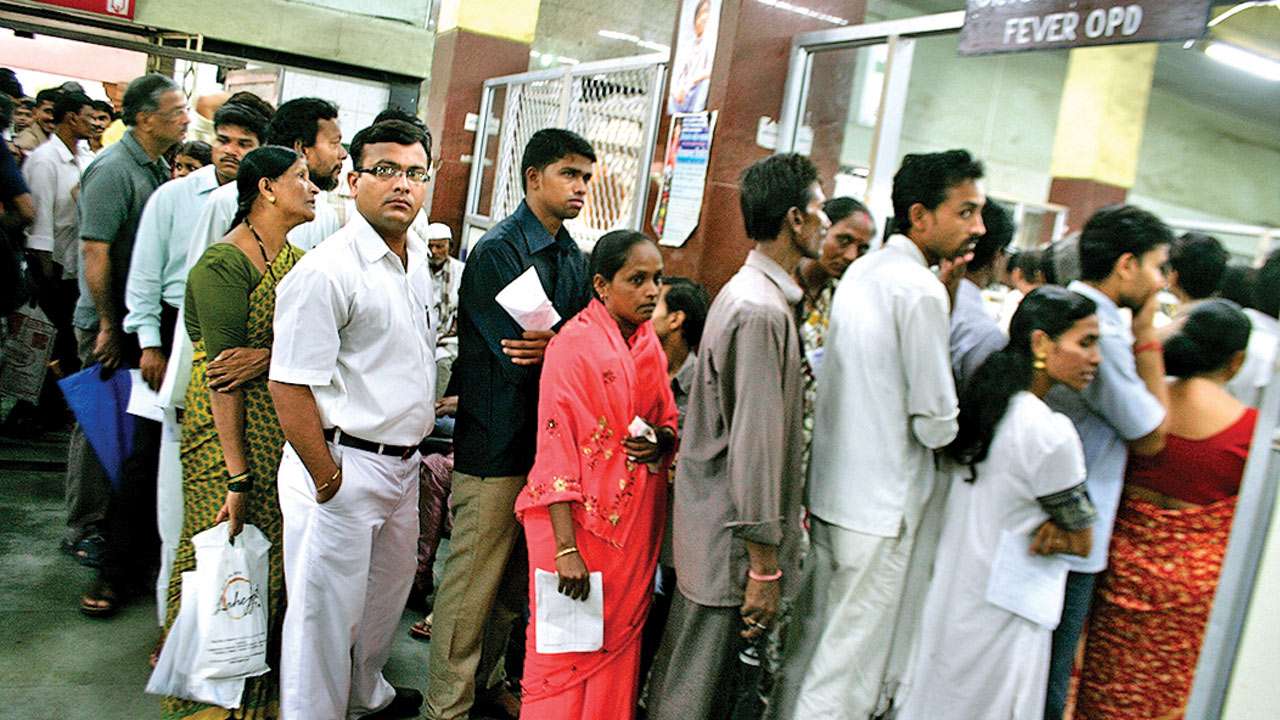 बेस में इलाज और अल्ट्रासाउंड के लिए लगानी पड़ रही चार किमी की दौड़