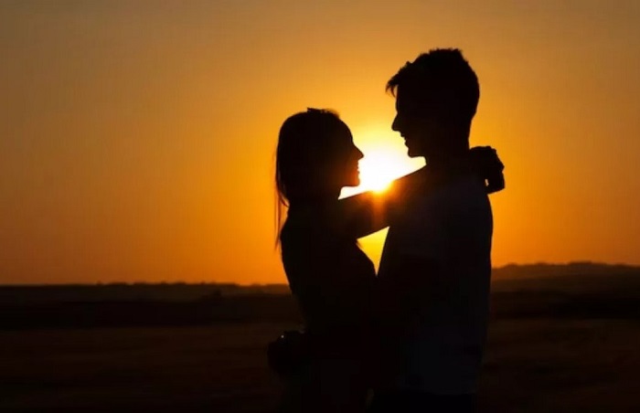 गज़ब,,,दुल्हन करती रही इंतजार,,,दूल्हा शादी से पहले प्रेमिका संग हुआ फरार...