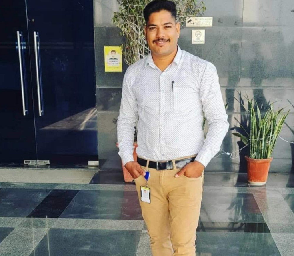 ड्यूटी से घर को जा रहे युवक की सांड से टकराने से मौत, जिससे उसके परिजनों में मचा कोहराम: