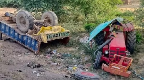 ट्रक और ट्रैक्टर ट्रॉली के बीच हुई टक्कर में चार की दर्दनाक मौत..