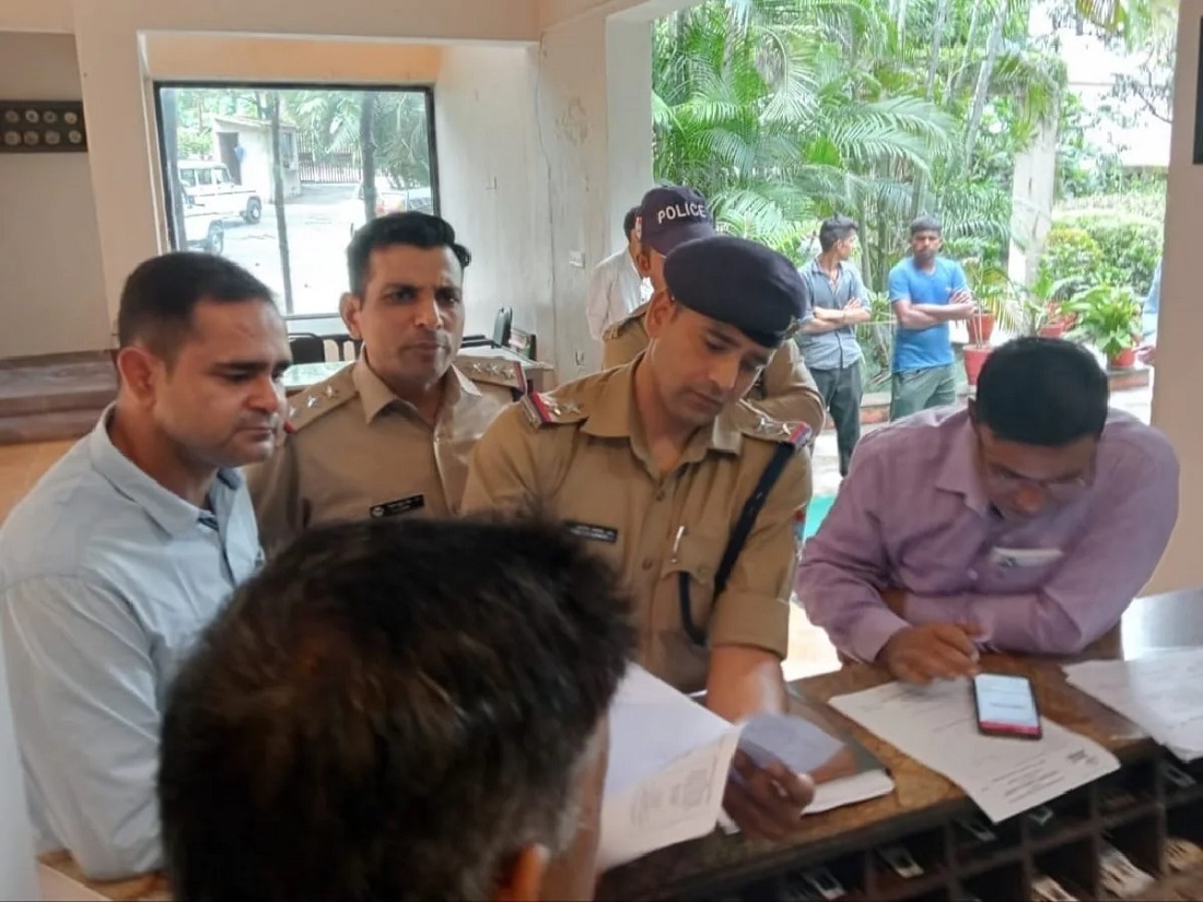 उत्तराखंड: अल्मोड़ा प्रशासन, पुलिस और पर्यटन की संयुक्त टीमों ने कासारदेवी क्षेत्र के होटलों और होम स्टे का निरीक्षण किया, 12 होटलों को नोटिस जारी.