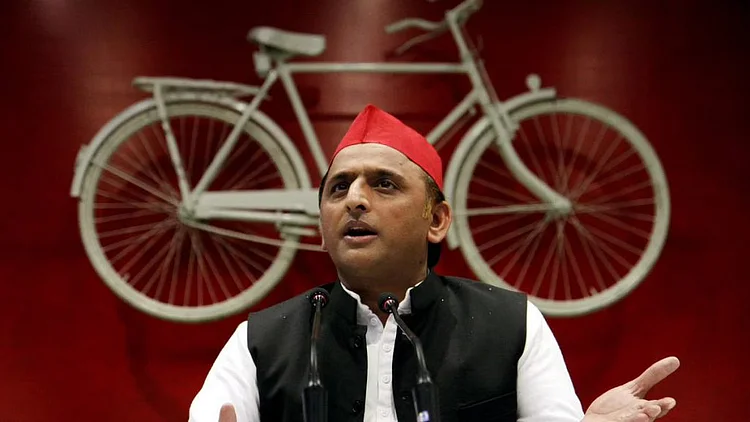 Azamgarh By Election: मुश्किल वक्त में भी आजमगढ़ ने सपा का कभी नहीं छोड़ा साथ, इस बार SP की अग्नि परीक्षा