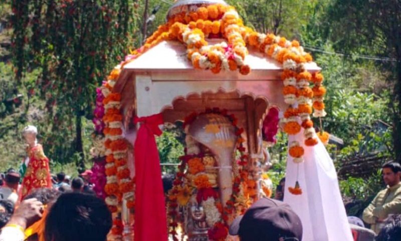 जय केदारा के जय जयकारों के साथ बाबा की डोली धाम के लिए रवाना: