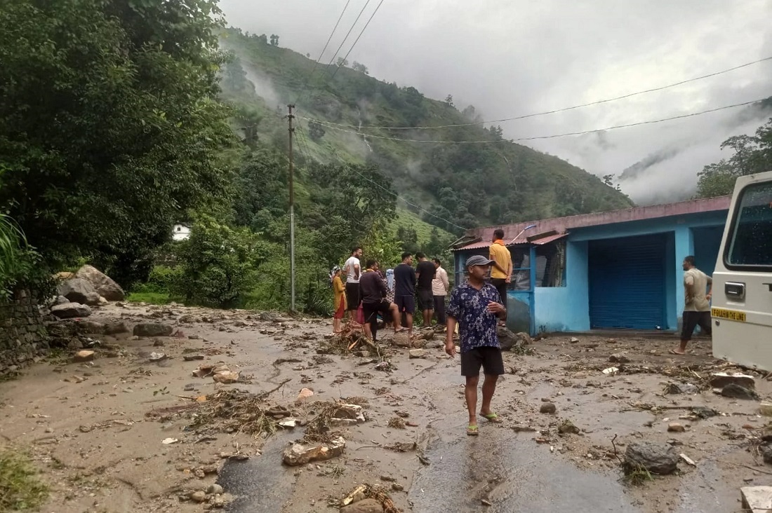 उत्तराखंड के पर्वतीय क्षेत्रों में मानसून के जाते- जाते भी भारी बारिश के साथ तबाही, बागेश्वर में 8 मकान ध्वस्त, लोग हुए बेघर.