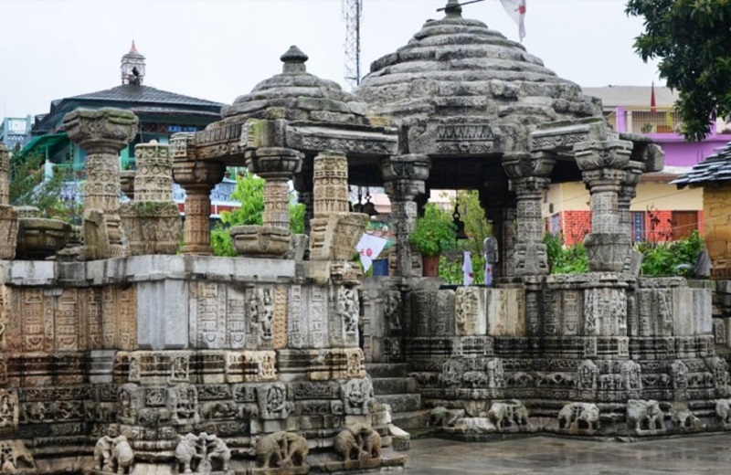 उत्तराखंड का एक बहुत ही सुंदर शहर जिसे प्रकृति ने अद्भुत सौंदर्य से नवाजा: बालेश्वर मंदिर