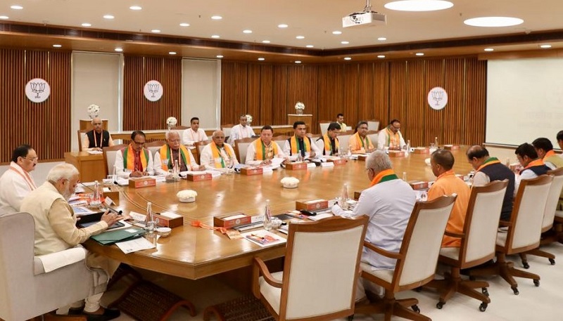 सीएम धामी ने नई दिल्ली में पीएम मोदी की अध्यक्षता में आयोजित मुख्यमंत्री परिषद की बैठक में किया प्रतिभाग: