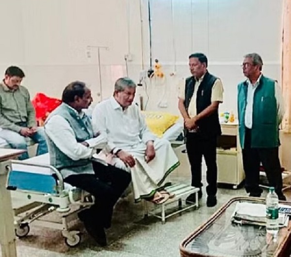 “अस्पताल में पूर्व मुख्यमंत्री हरदा की पसली और कमर में चोट की पुष्टि, कुछ दिन अस्पताल में रुकने की सलाह”