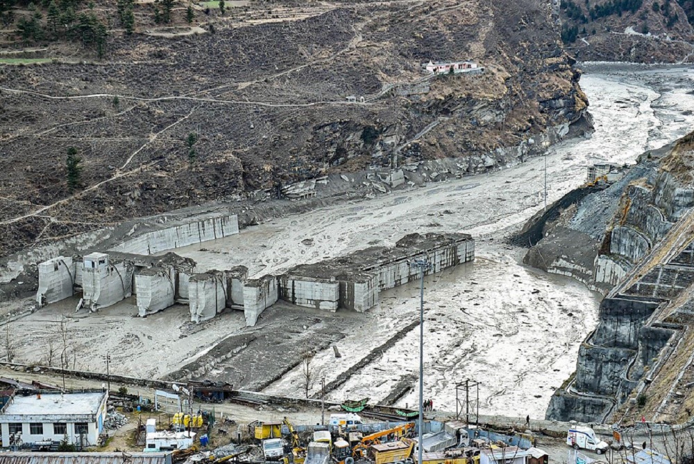 चमोली के रैणी में आपदा के दो साल बाद भी ग्रामीणों को परेशानी का करना पड़ रहा सामना: