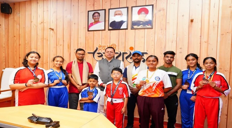 “सीएम धामी ने नेशनल किक बॉक्सिंग प्रतियोगिता के  खिलाड़ियों को किया सम्मानित”