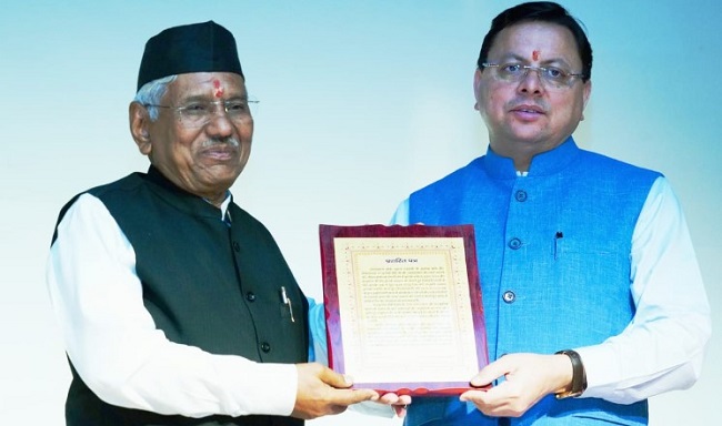 मुख्यमंत्री ने नरेन्द्र सिंह नेगी को किया लोक सम्मान से सम्मानित