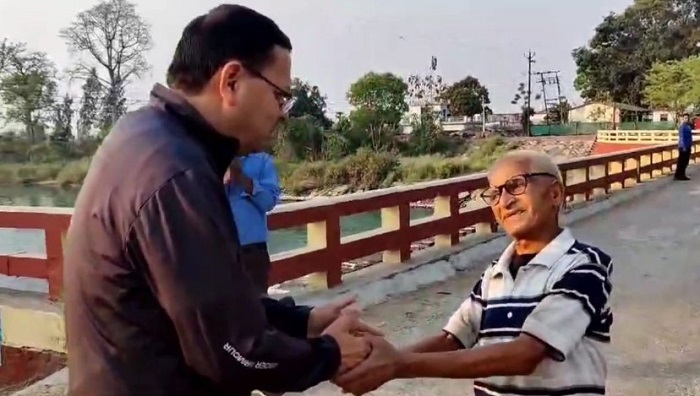 मॉर्निंग वॉक पर निकले मुख्यमंत्री,,,बड़े बुजुर्गों तक पहुंचाया प्रधानमंत्री का प्रणाम,,राम-राम..