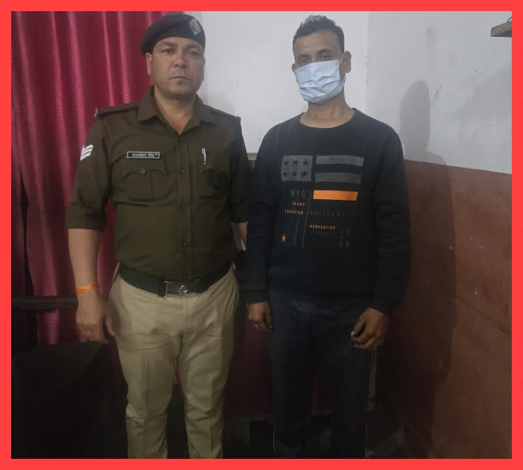 देहरादून में अपराध पर पुलिस का प्रहार: युवती को चापड़ दिखाने वाला आरोपी गिरफ्तार.