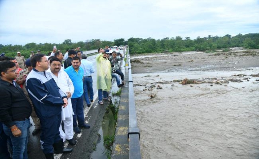 देहरादून जिले के आपदा प्रभावित क्षेत्र में तो राहत और बचाव कार्य तेजी से, आपदा पीड़ितों की मुश्किलें बढ़ गईं.