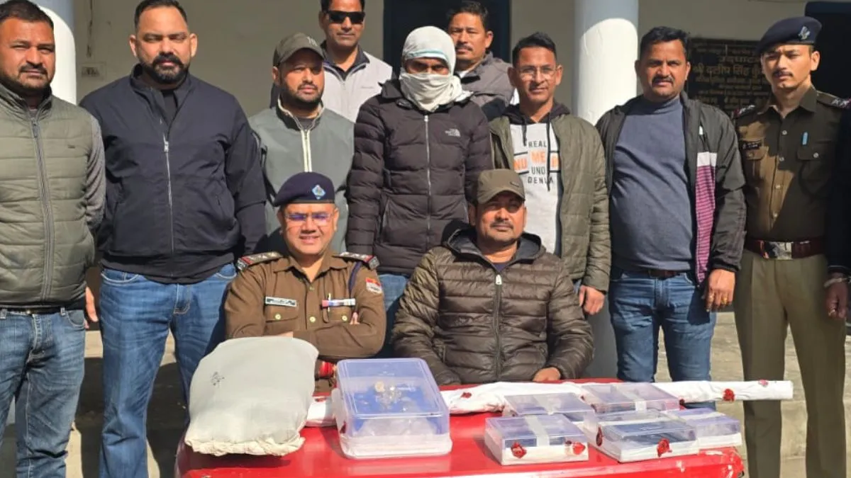 Dehradun: ऑटोमेटिक पिस्टल, बंदूक और कारतूसों संग इंटरस्टेट तस्कर गिरफ्तार