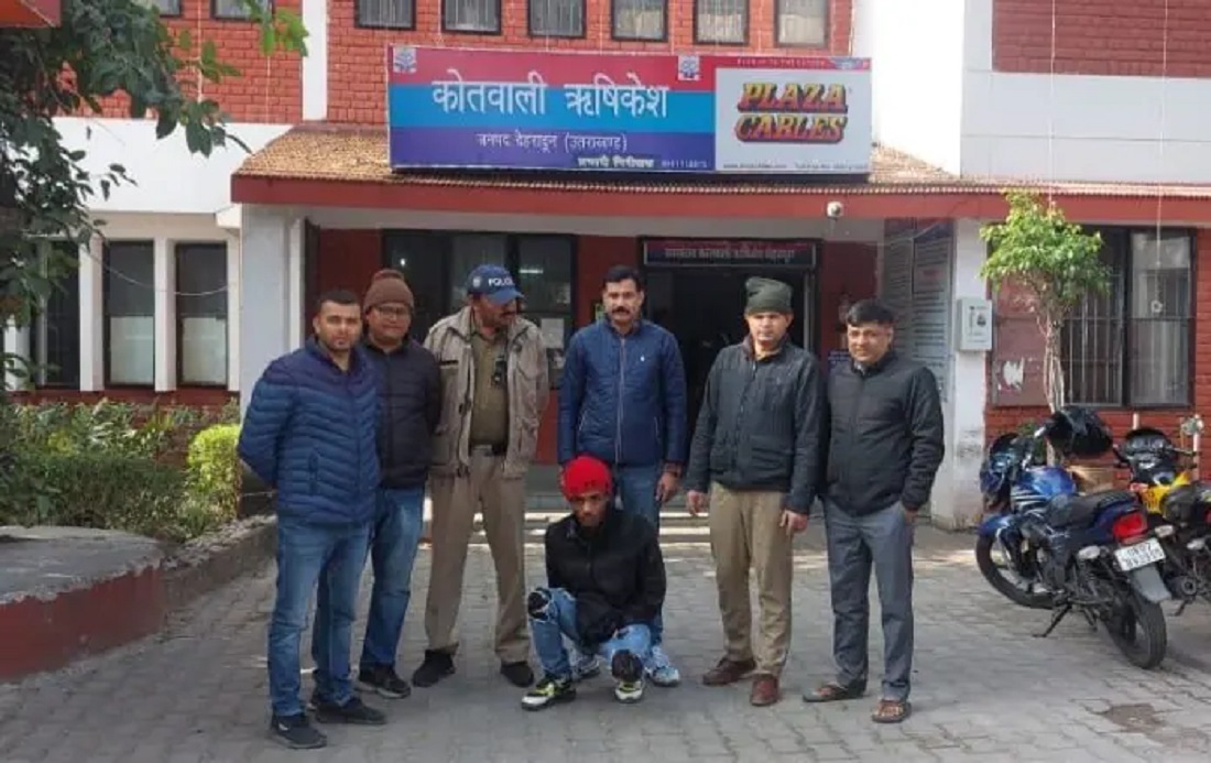 देहरादून साइबर क्राइम पुलिस ने दिल्ली के मोहन गार्डन से नाइजीरियन मूल के साइबर क्रिमिनल एक शातिर ठग को किया गिरफ्तार: