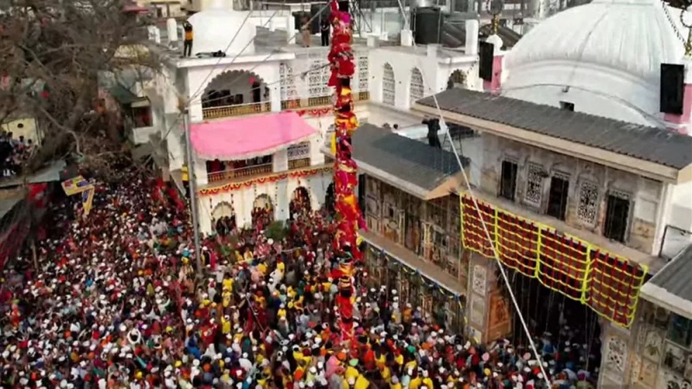 देहरादून में झंडा मेले की शुरुआत नए झंडों के फहराने के साथ हुई शुरू: