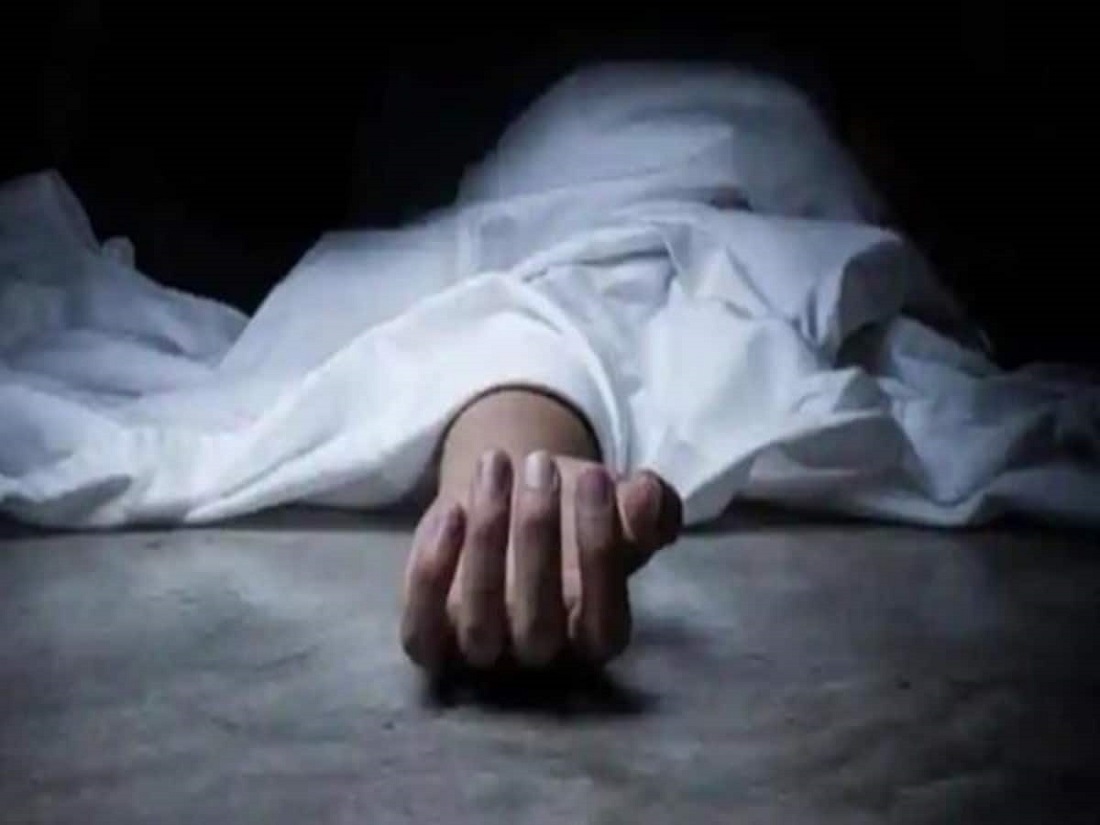 Dehradun: देहरादून में 70 साल के बुजुर्ग ने अपनी पत्नी को देर रात क्रिकेट बल्ले से सर में वार कर मौत के घाट उतार दिया.