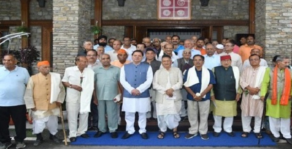 उत्तराखण्ड के लोकतंत्र सेनानियों को किया सम्मानित: मुख्यमंत्री