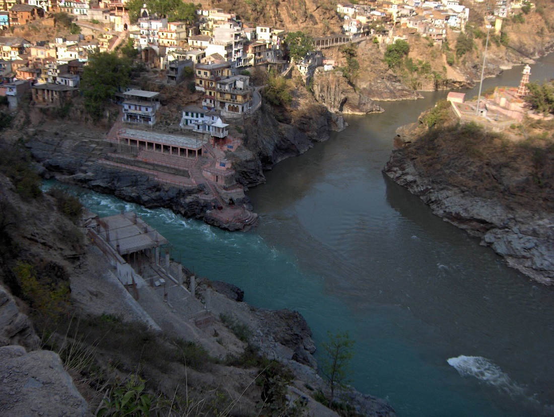 सीएम धामी ने कहा कि गंगा की सहायक नदियों के पुनरुद्धार के लिए गंगा तट पर बसे पुराने शहरों के लिए विभिन्न विभागों के सहयोग से नदी केंद्रित मास्टर प्लान किया तैयार: