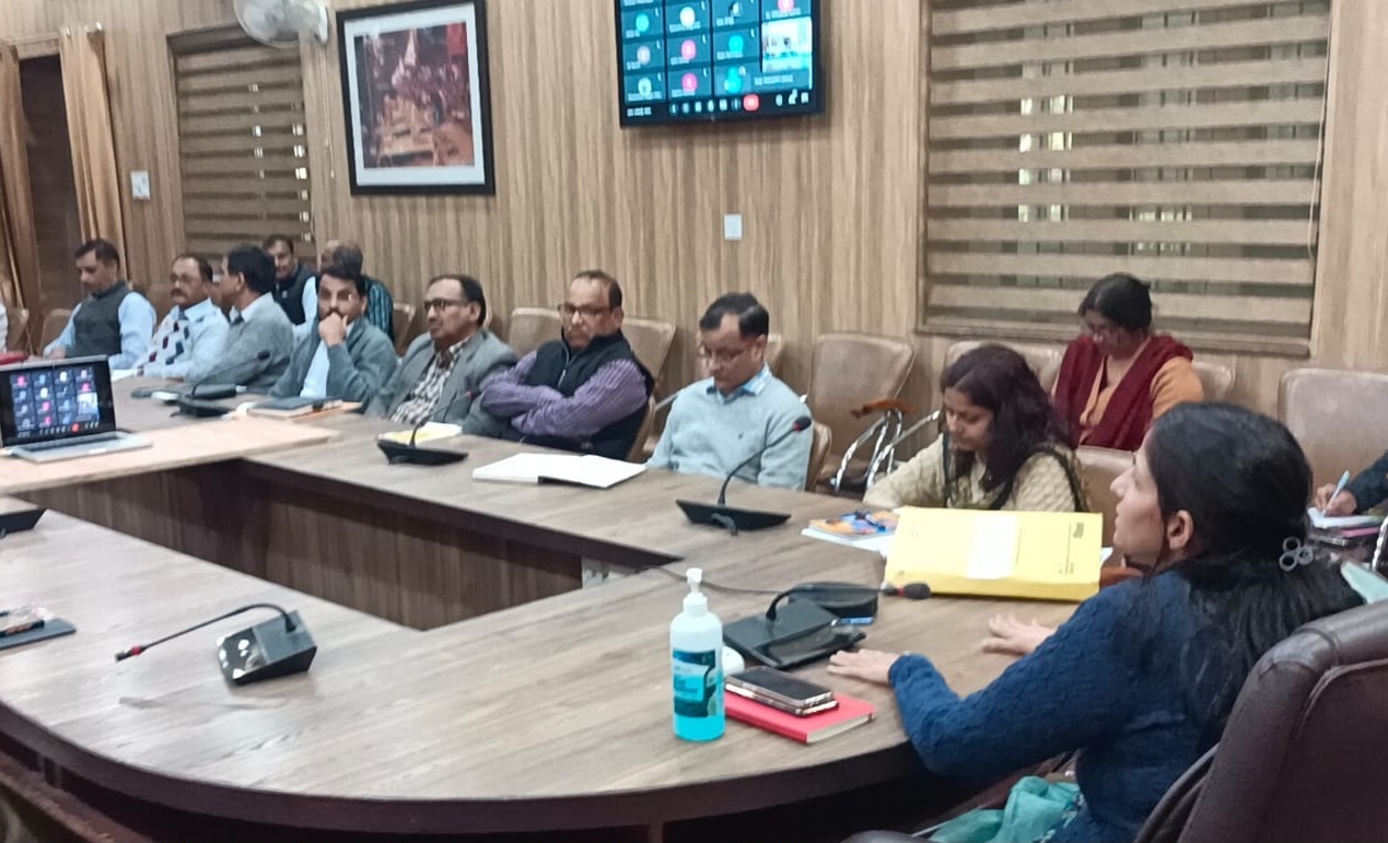 जिला मजिस्ट्रेट सोनिका ने औद्योगिक प्रतिष्ठानों को उनके संबंधित उत्पादों की पैकेजिंग में उपयोग किए जाने वाले प्लास्टिक के संग्रह, निपटान की व्यवस्था करने के दिए आदेश:  देहरादून