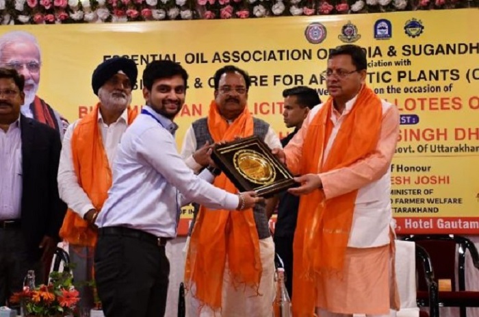 देश के प्रथम एरोमा पार्क की स्थापना, उत्तराखण्ड के लिये गौरव की बात: सीएम धामी