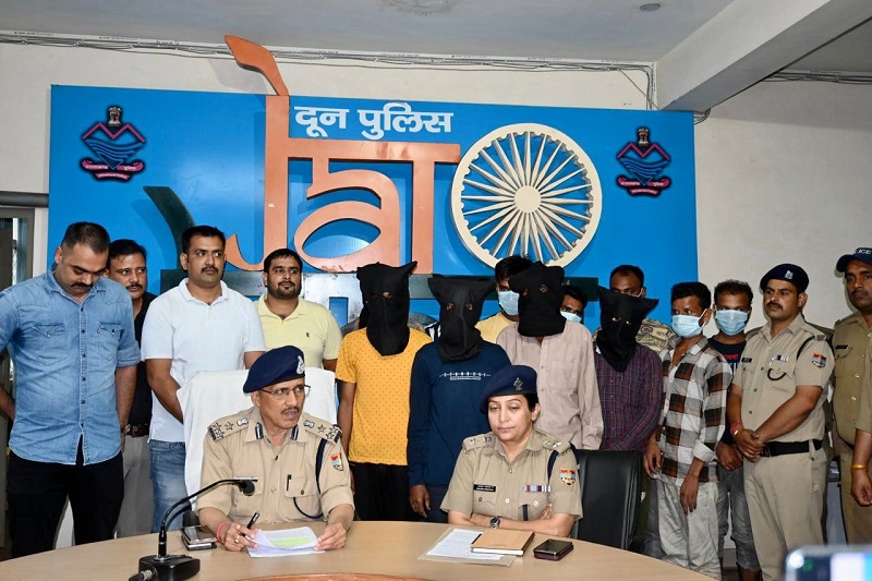 डकैती की बडी घटना को अंजाम देने से पूर्व ही उत्तर प्रदेश का गैंग चढा दून पुलिस के हत्थे: