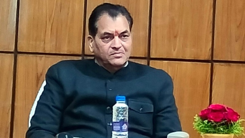 “वित्त मंत्री ने लकी ड्रॉ की घोषणा करते हुए जनता से प्रत्येक खरीद पर बिल प्राप्त करने की अपील की”