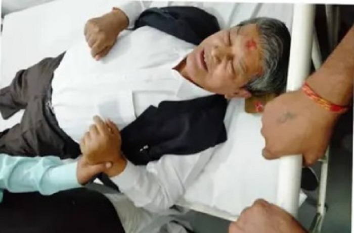 “पूर्व मुख्यमंत्री हरदा की कार डिवाइडर से टकराई, हालत गंभीर”