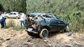 अल्मोड़ा में भीषण सड़क हादसा, गहरी खाई में समाई कार, चार लोगों की मौत, दो घायल