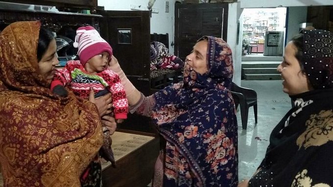ट्रेन के टॉयलेट में मिला बच्चा, मसीहा बनकर आया दून का मुस्लिम परिवार